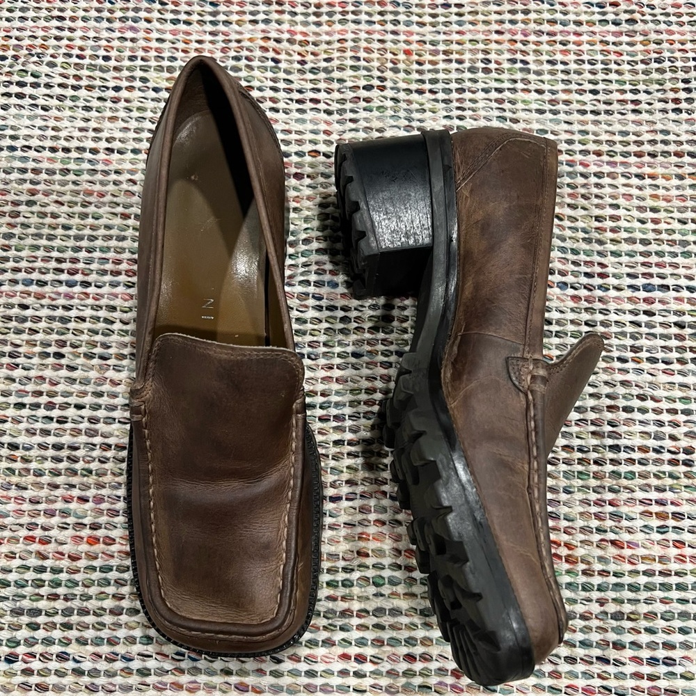 Gianni Bini Brown Leather Chunky Heel Square Toe Y2k Style Loafer Tred Heels 6.5